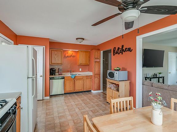 4th image of 3451 Reaver Ave