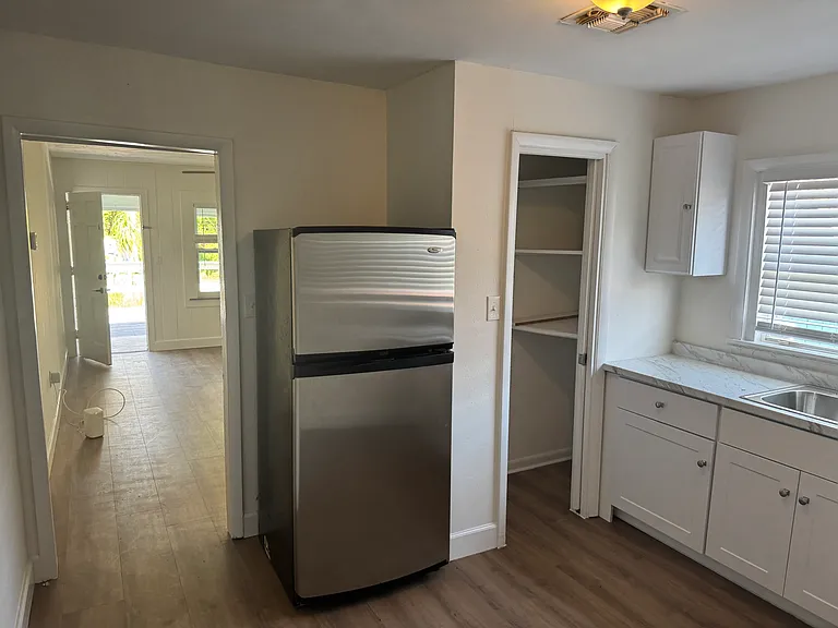 2573 NE Palm Ave #A — Photo 10