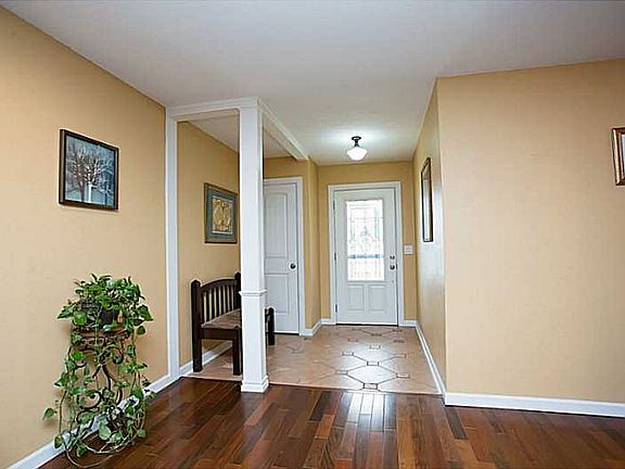 3rd image of 714 Woodland Dr