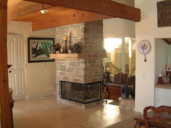 2nd level conversation area