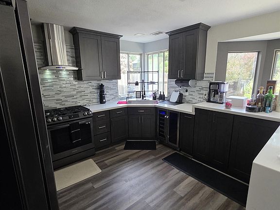 2nd image of 1020 Pueblo Ct
