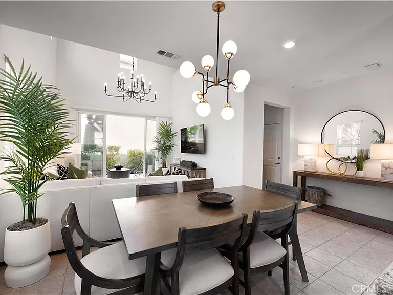 7075 Montecito Ln — Photo 7