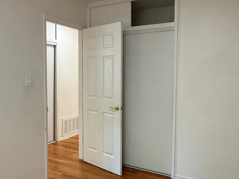 1067 Belvedere Ln — Photo 8