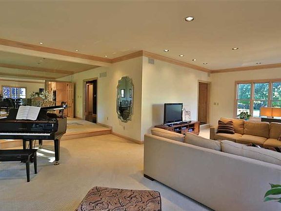 5th image of 8909 Bay Breeze Ln