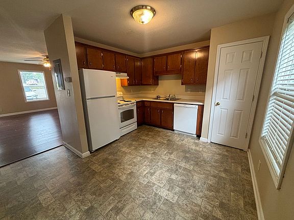 4th image of 2809 Cobalt Dr APT C