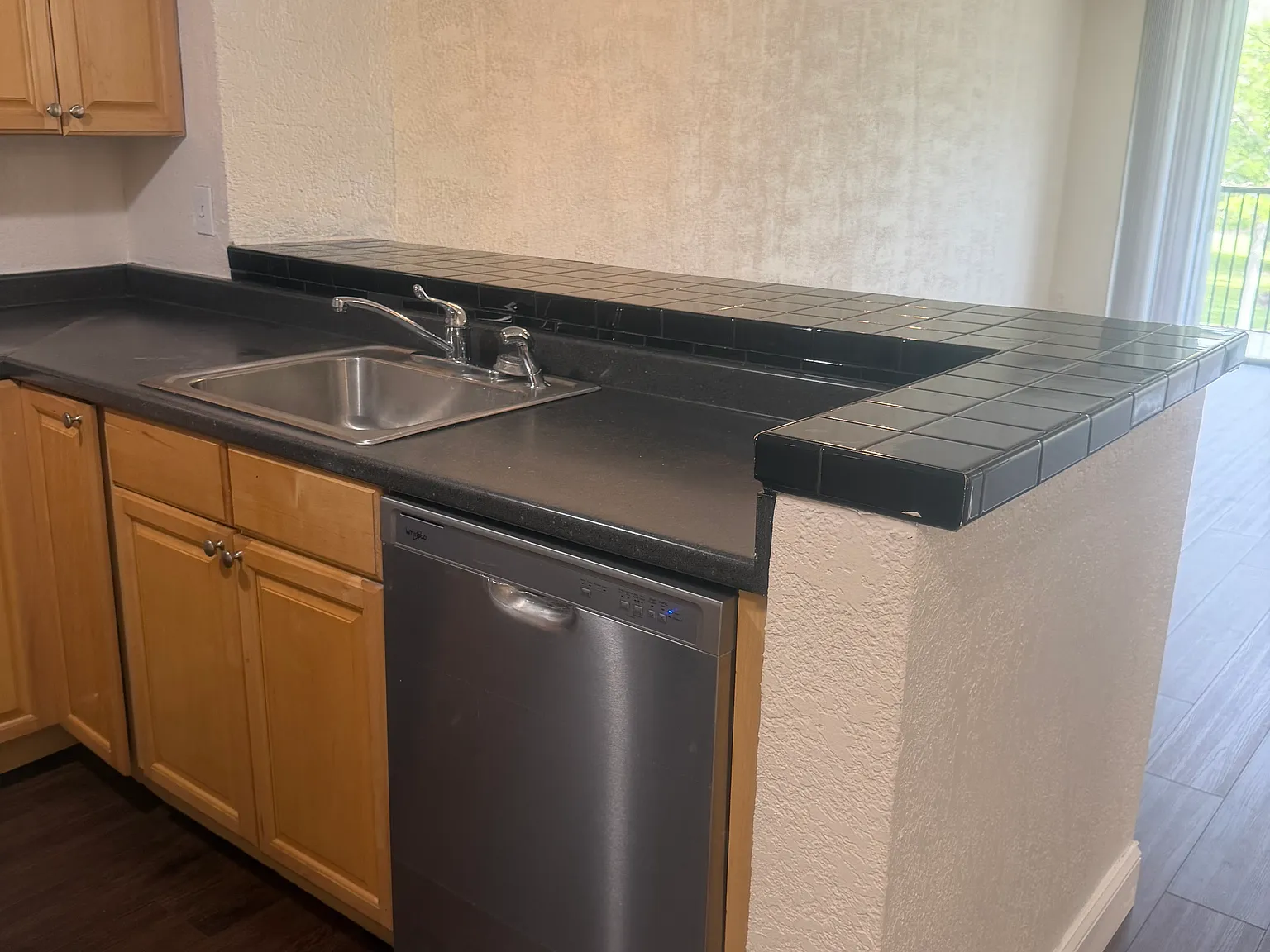 1 bed, 653 sqft, $1,750 — Photo 4