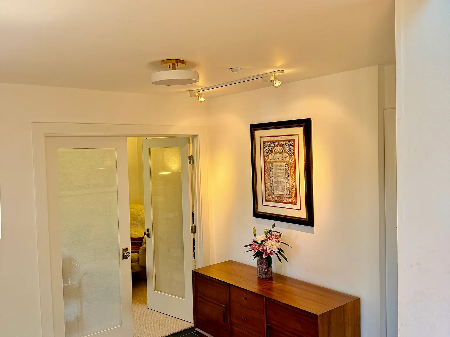 4 bed, 2068 sqft, $11,000 — Photo 3