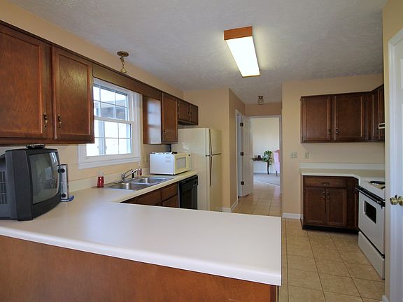 3rd image of 2598 W Park Dr