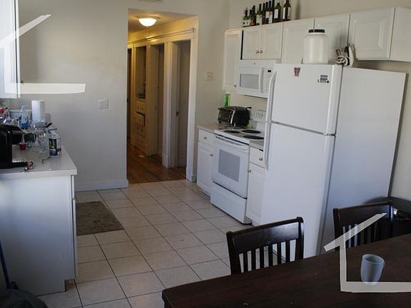 3rd image of 81 Gibbs St #3CV