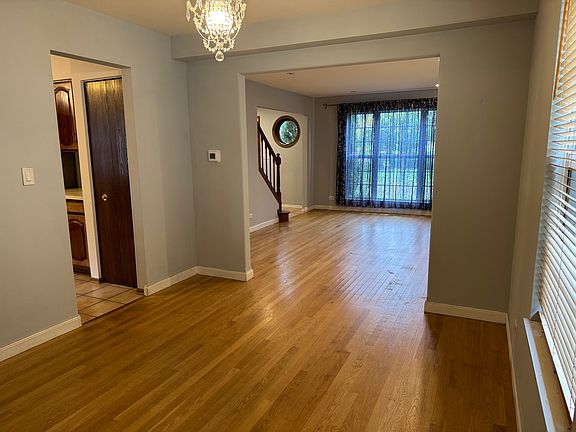5th image of 33 Buchanan Ln