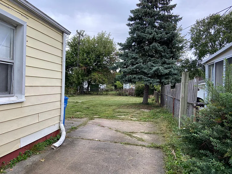 11443 Cadillac Ave — Photo 18