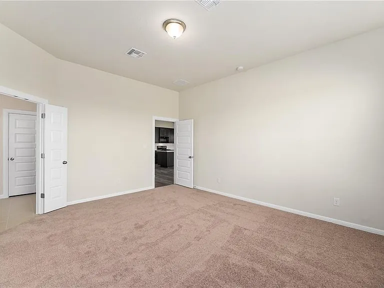 113 Thurston Dr — Photo 23