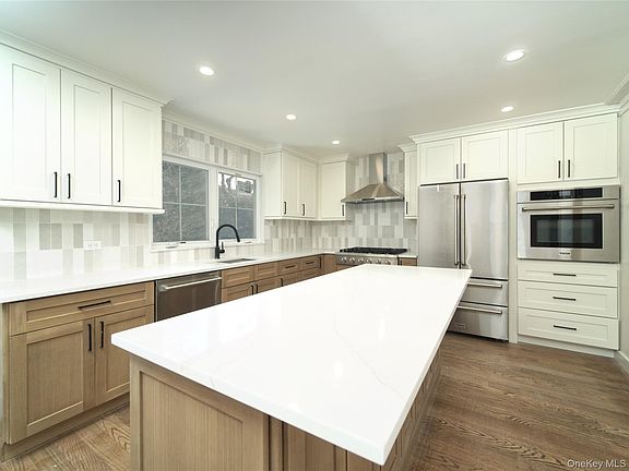 2nd image of 54 Lindbergh Avenue