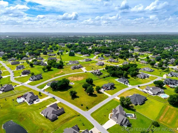 1 E 79th St S, Broken Arrow, OK 74014