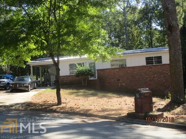 6113 Green Leaf Ct, Covington, GA 30014