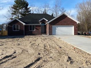 1994 Woodland Estates Dr, Saint Clair, MI 48079