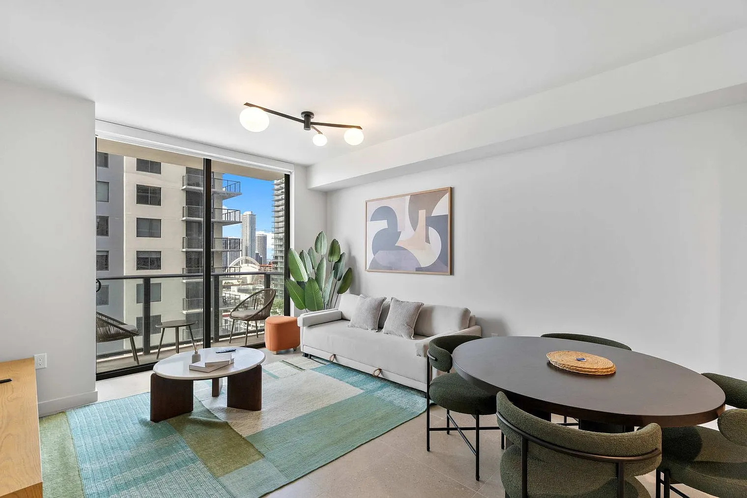 1 bed, 1.0 bath, 645 sqft, $2,241 — Photo 1