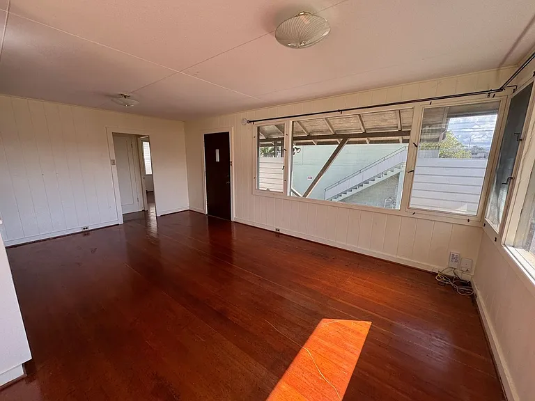 55 Mango St — Photo 2