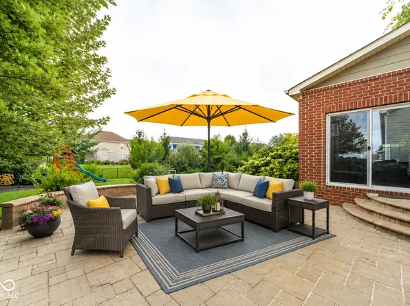 5825 Somerset Blvd E, Bargersville, IN 46106