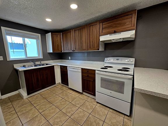 3rd image of 427 E Downington Ave APT 2
