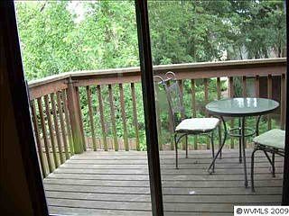 4th image of 1040 Park Ave APT C2