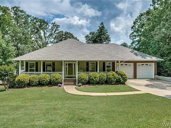 3rd image of 7900 Lake Sherwood Cir