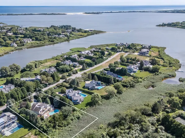 28 Brennans Moor, Water Mill, NY 11976