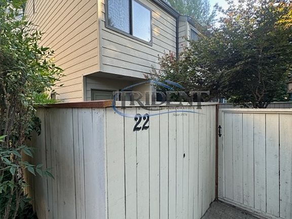 2nd image of 750 Lincoln Rd APT 22