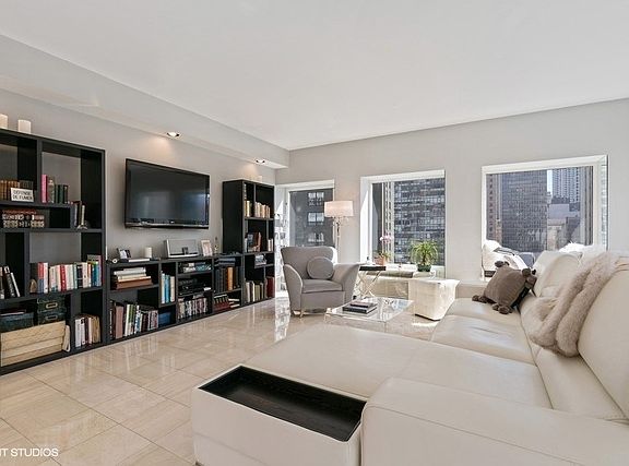 3rd image of 1100 N Lake Shore Dr APT 13C