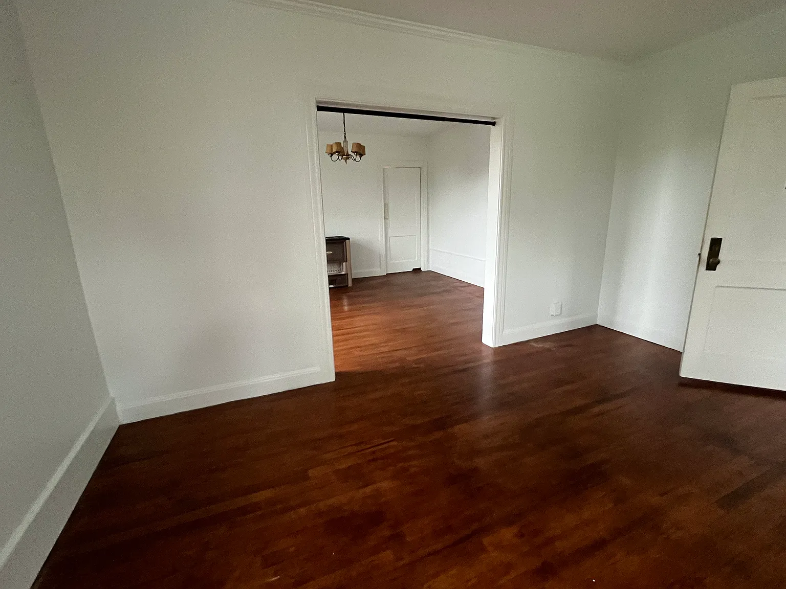 305 N Jefferson St NE — Photo 2