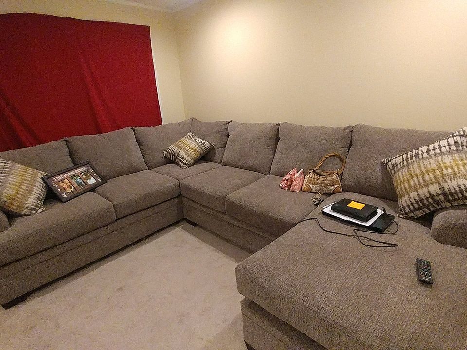 2nd image of 218 Lakeview Dr