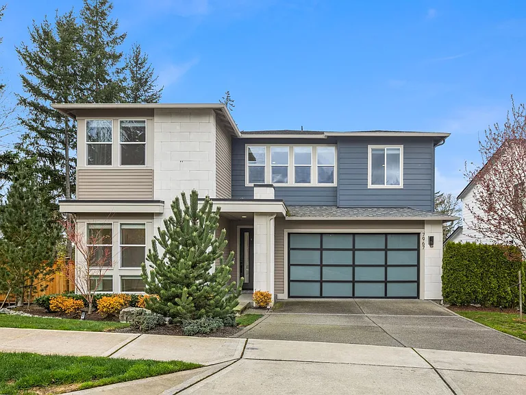7967 112th Ln SE — Photo 1