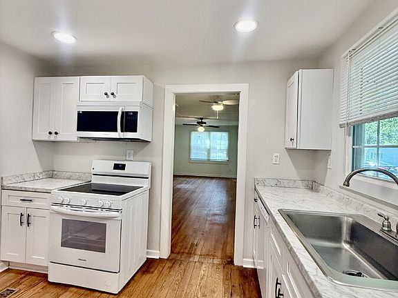3rd image of 102 Lawton Ave