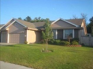 21009 McClellan Dr, Gretna, NE 68028