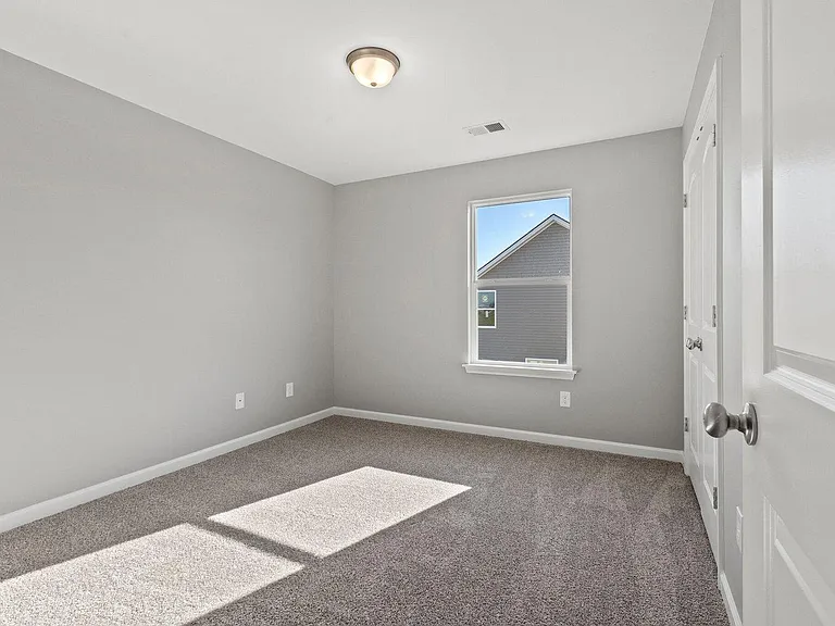 186 Oxford Landing Dr — Photo 16