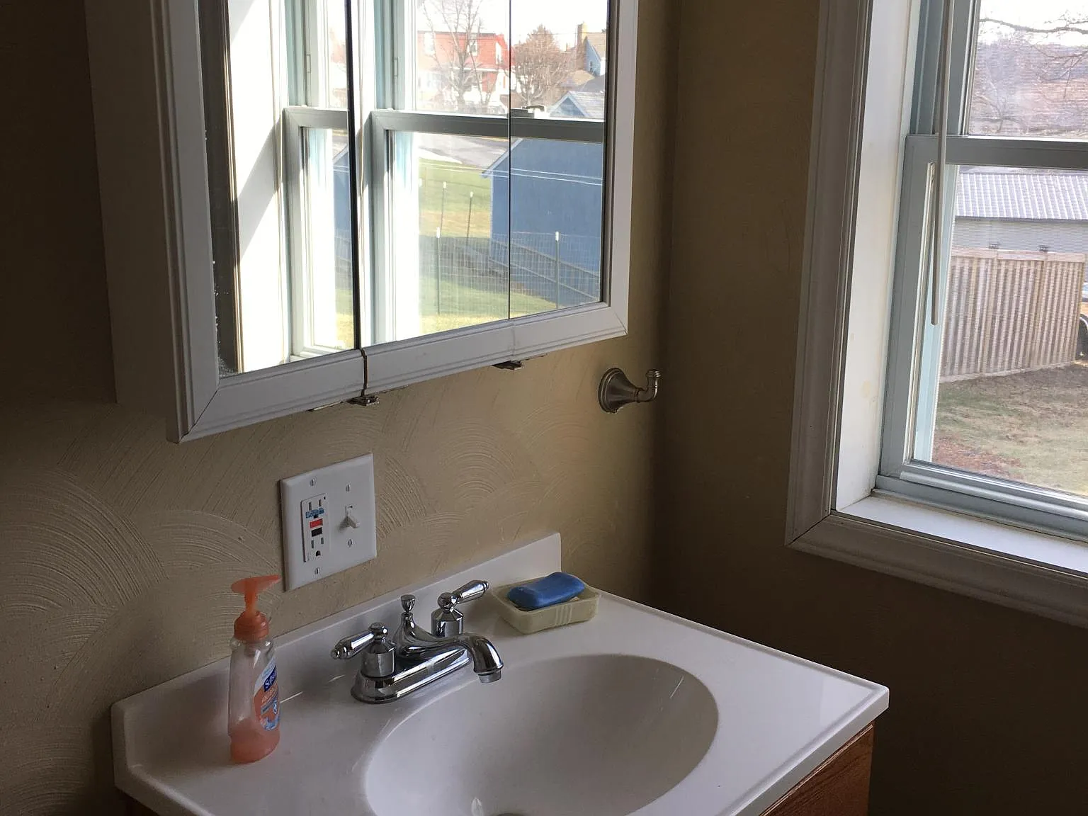 210 Somerset Ave — Photo 4