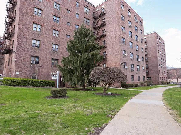 87-40 Francis Lewis Boulevard image 16 of 17