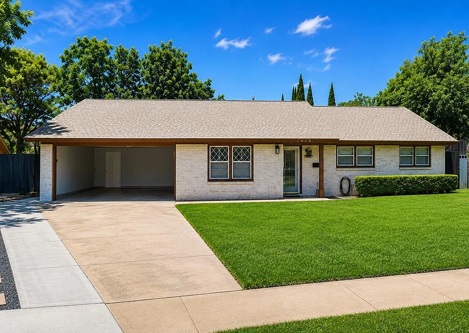 1616 W Dengar Ave