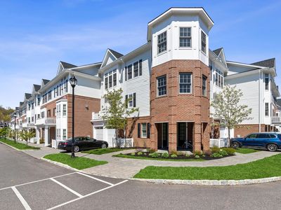 601 Grist Mill Cir, Roslyn, NY, 11576