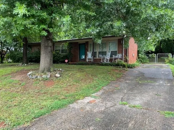 724 Scott St, Burlington, NC 27215