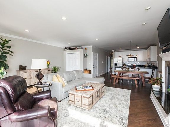 5th image of 1712 W N 1st St #4
