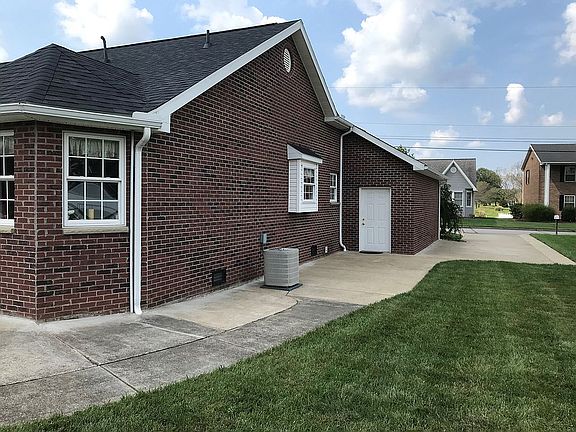 3rd image of 231 Dublin Dr