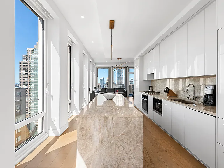 15 W 61st St #30D — Photo 3