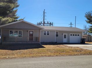 305 W Lee St, Colchester, IL 62326