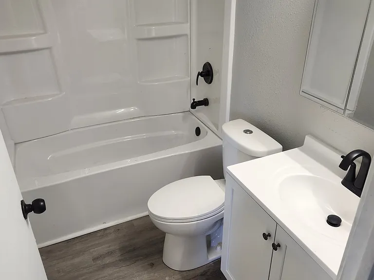 820 27th St #3D — Photo 10