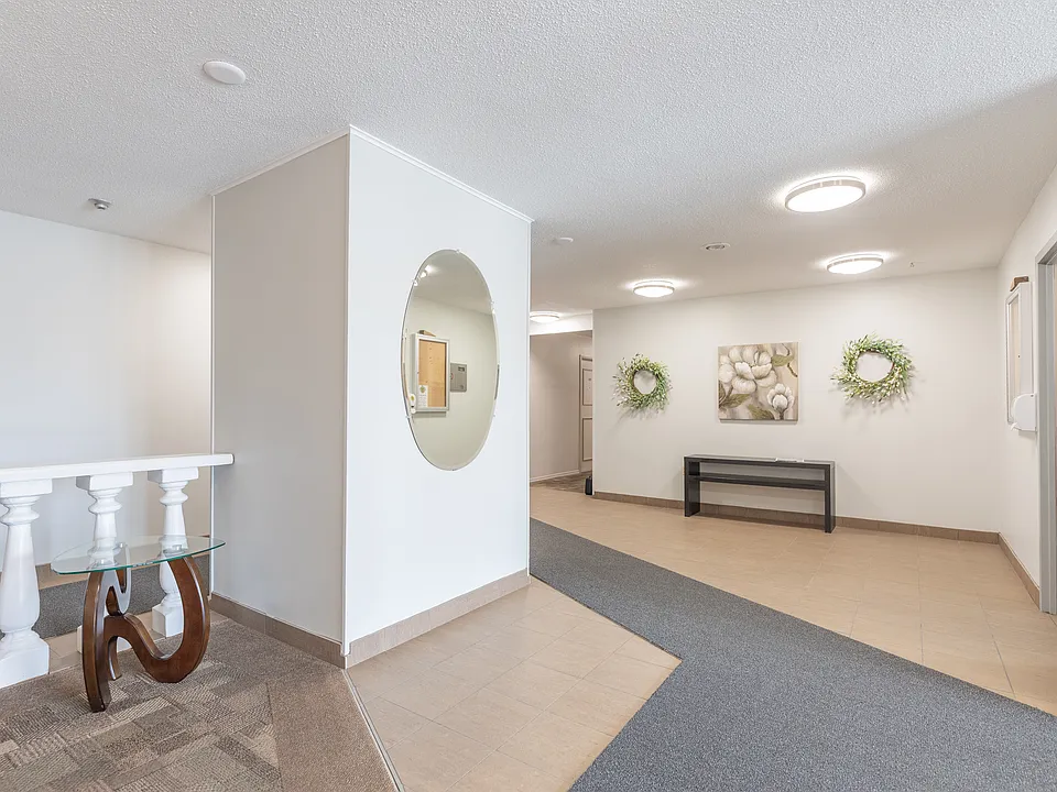 35 Bredin Pkwy