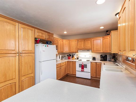 Abundance of cabinets