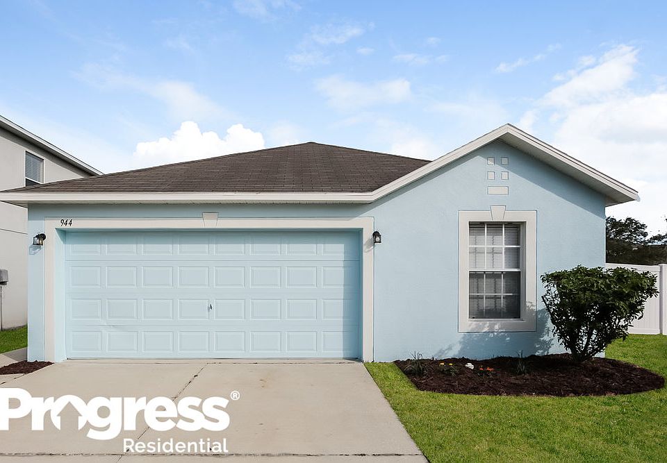 1st image of 944 Brenton Leaf Dr