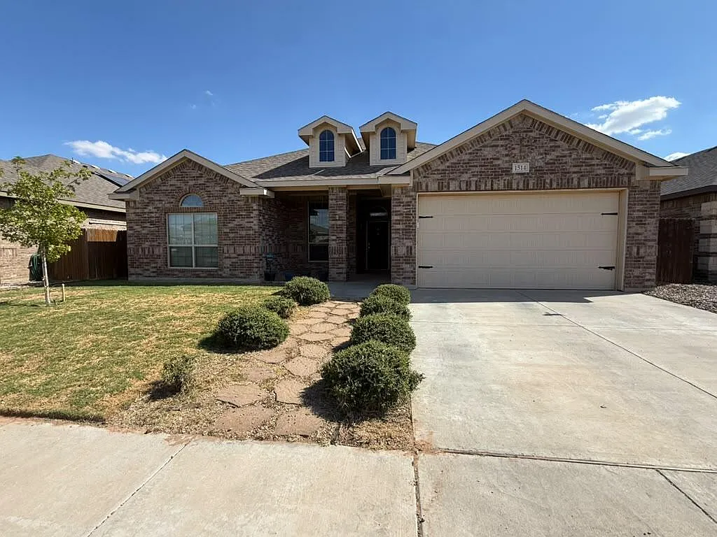 4 bed, 2.0 bath, 2255 sqft, $3,200 — Photo 2