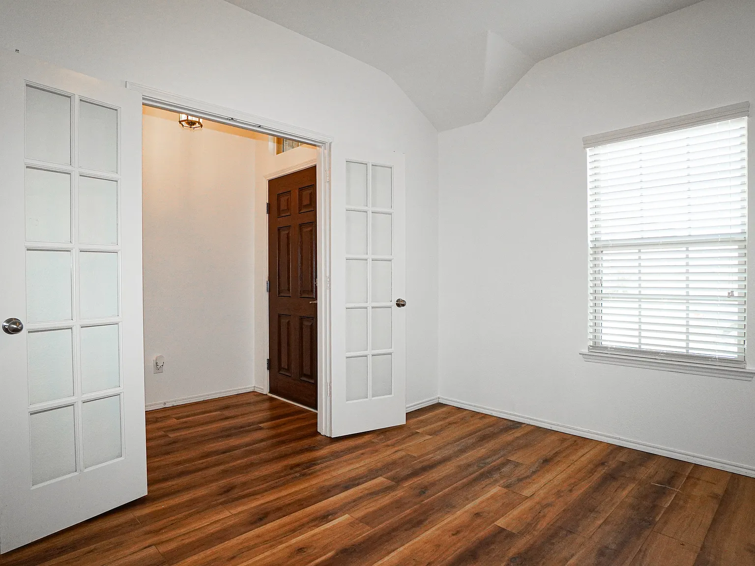 3 bed, 1575 sqft, $2,050 — Photo 4